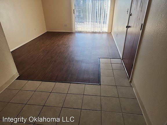 2nd image of 3903 N Rockwell Ave APT 203
