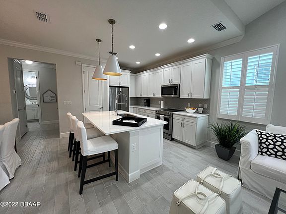4th image of 419 Lime Ave