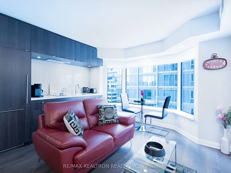 155 Yorkville Ave — Photo 12