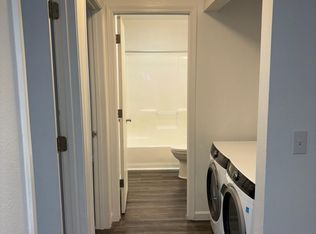 11001 16th Ave SW APT 1, Seattle, WA 98146