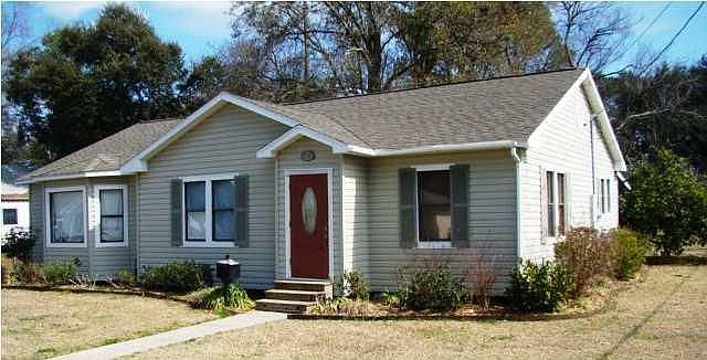 1st image of 900 Carver St