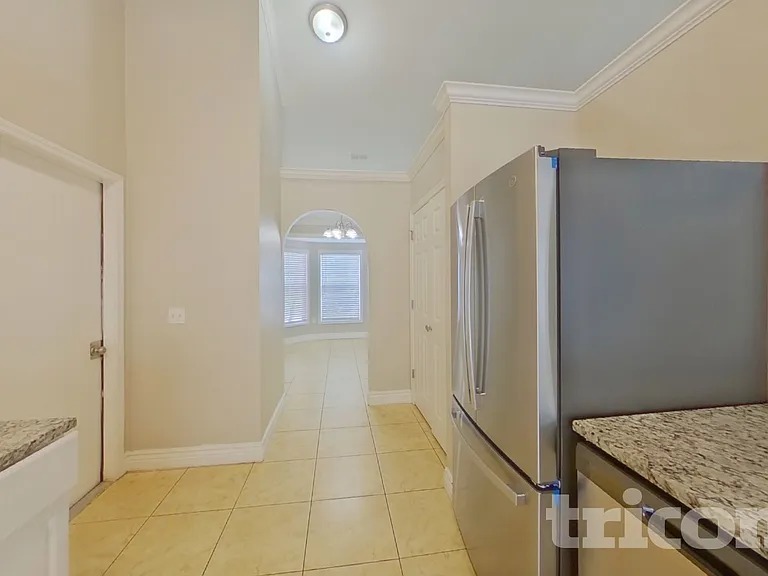 312 Colony Ct — Photo 6