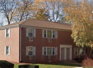 28 York Dr APT 1B, Edison, NJ 08817