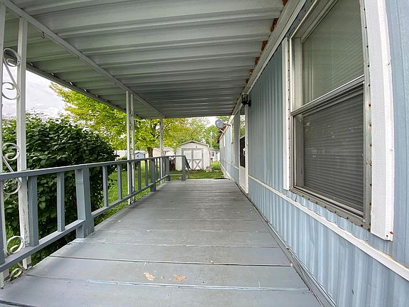 3rd image of 99 Woodfield Pl
