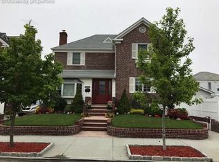 13514 Newport Ave, Far Rockaway, NY 11694