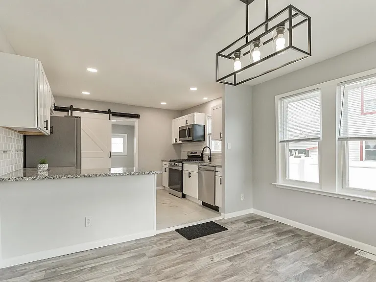 1307 Grant Ave — Photo 5