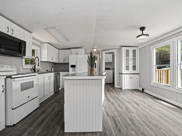 2122 Koster Rd, Alvin, TX 77511