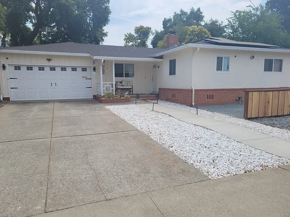 3908 Beechwood Dr