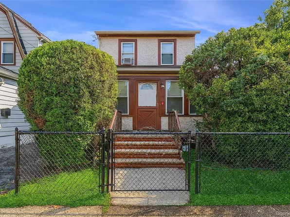 110 Buscher Avenue, Valley Stream, NY 11580