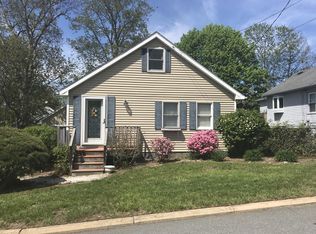 32 3rd Ave, Waterford, CT 06385