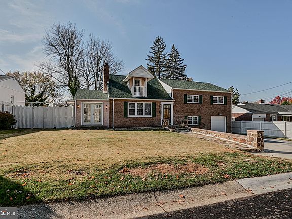 2nd image of 408 S Lynn Dr
