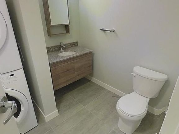 2nd image of 318 Spruce St #1801