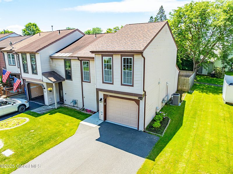 3rd image of 81 Meadowlark Drive