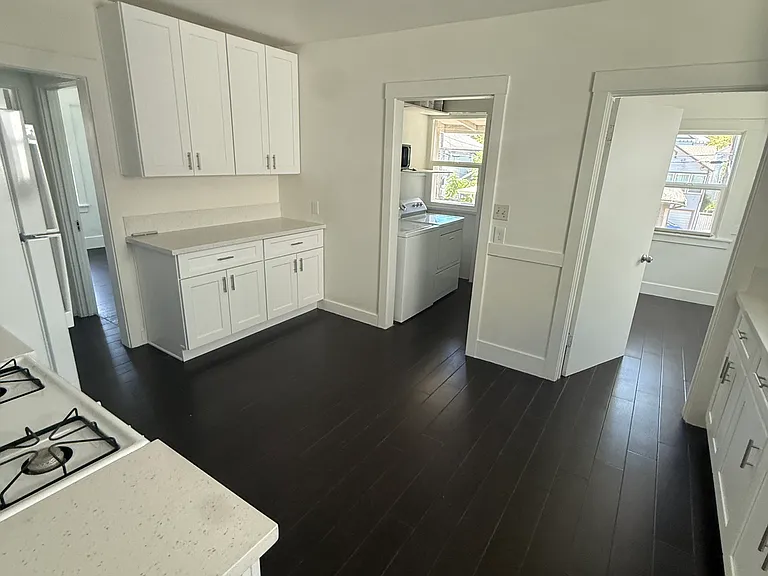 1224 E St #B — Photo 9