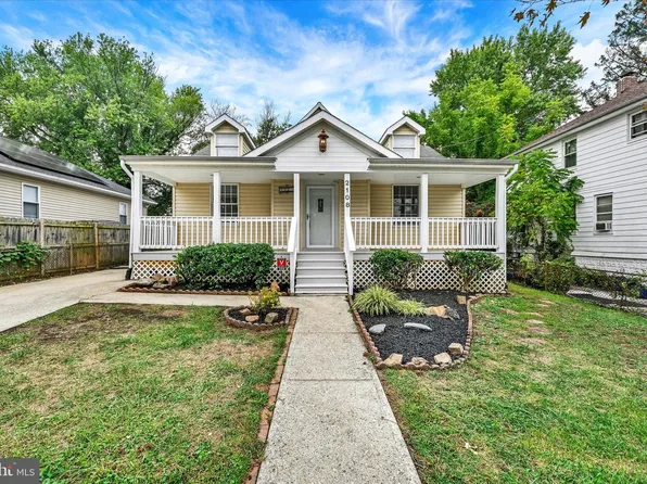 2108 Sunbriar Ln, Baltimore, MD 21207