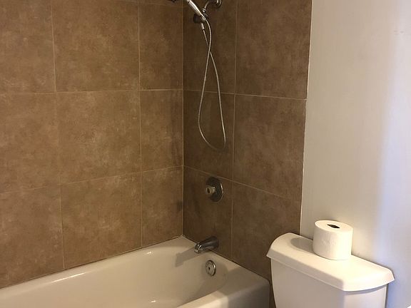 4th image of 827 Kinau St #D702