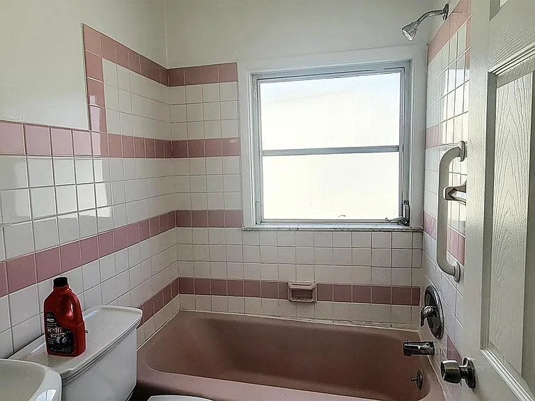 568 N Trenton Ave #A — Photo 7
