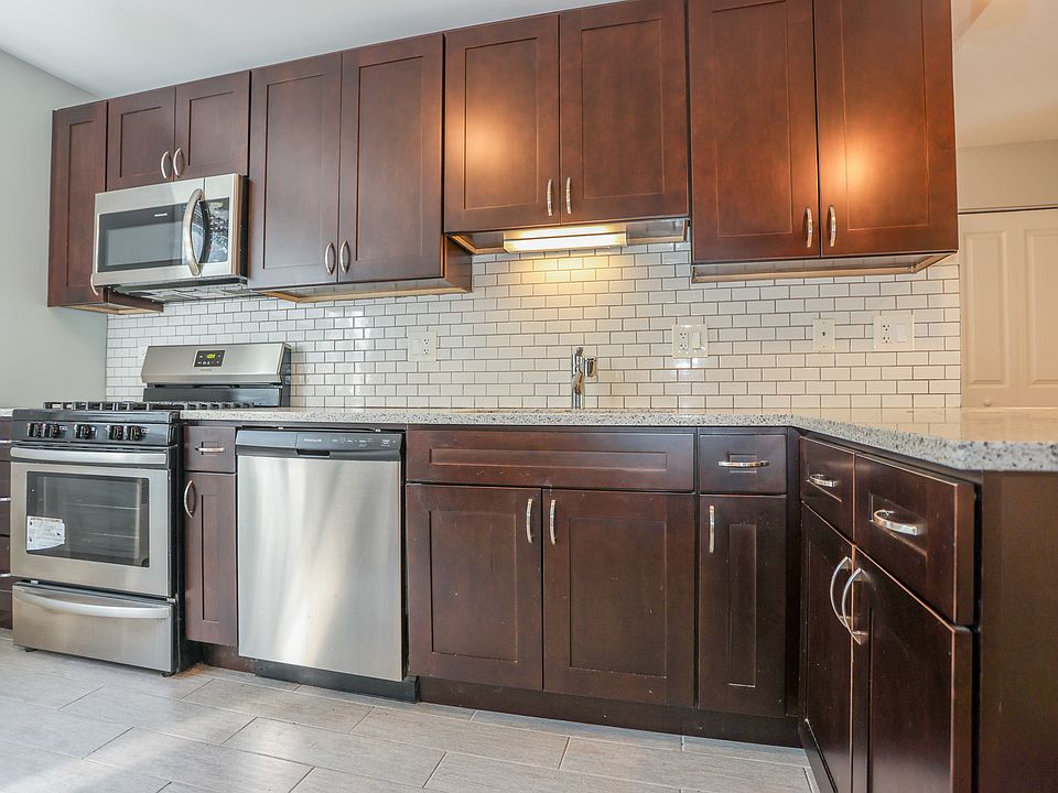 1st image of 6806 N Ridge Blvd #G6