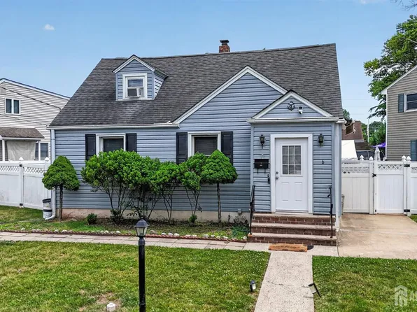 6 Hayes Ct, North Brunswick, NJ 08902