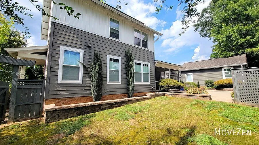 210 Pinckney St Greenville, SC 29601 Privacy Fenced Oasis in the Souths Best Downtown — Photo 3