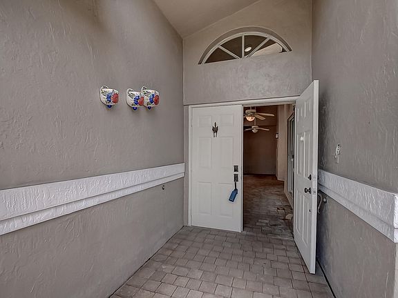 3rd image of 7374 Potomac Falls Ln