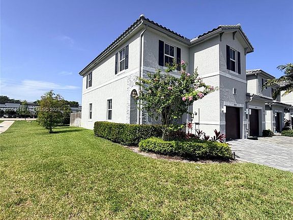 4th image of 11830 NW 46th St
