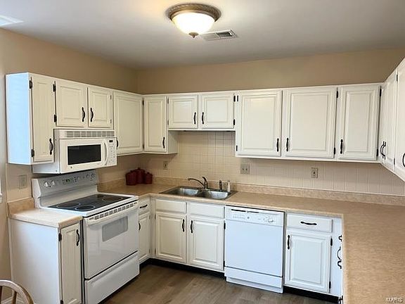 2nd image of 531 Colebrook Dr Unit A