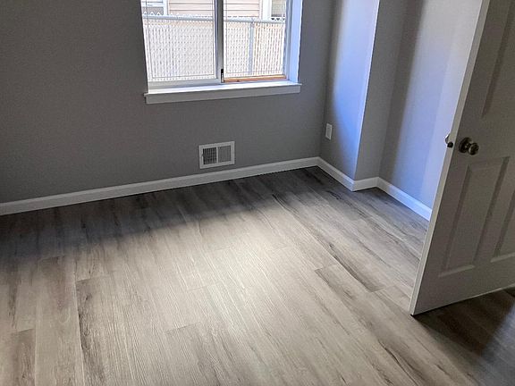 5th image of 55 Marne Ave