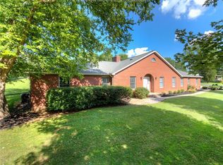 160 Oakwood Est, Scott Depot, WV 25560