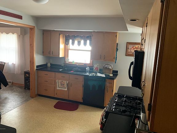 4th image of 840 E Isabella Ave