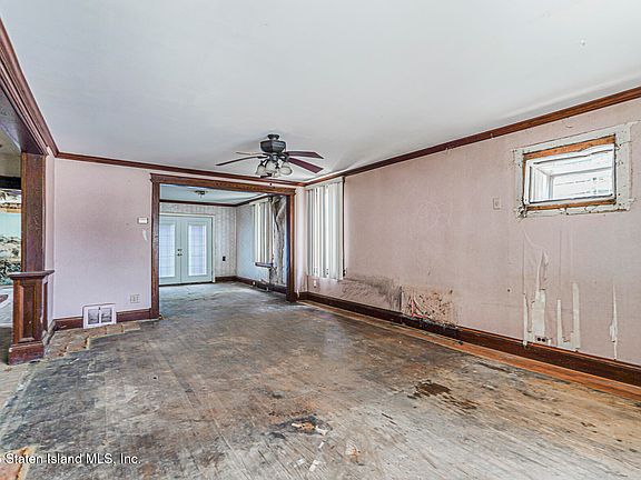 5th image of 195 Catherine St