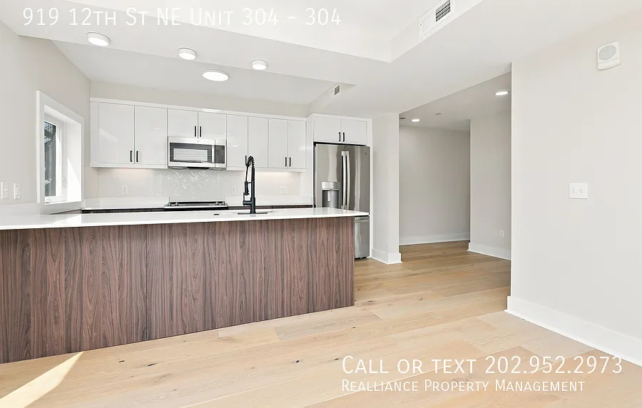 Modern H Street 1BR | Newly Renovated | In-Unit Washer & Dryer — Photo 4