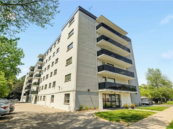 2411 New St #201, Burlington, ON L7R 1K2