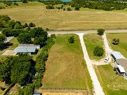 4th image of Cypress Rd