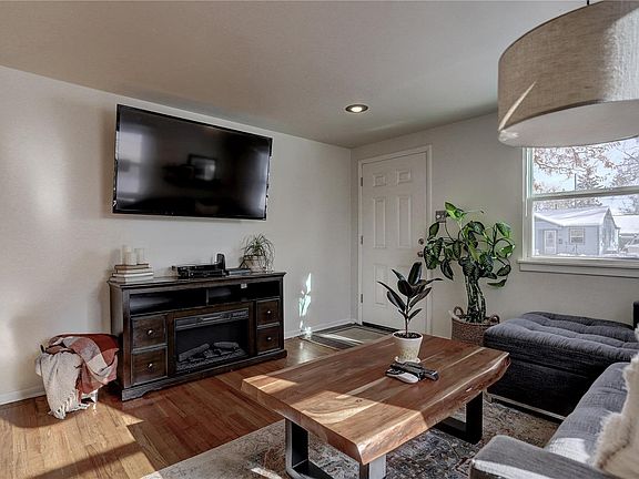 5th image of 5535 Saulsbury Ct