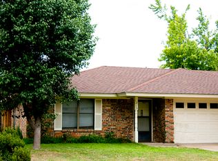 215 Rosebud Dr, Stephenville, TX 76401