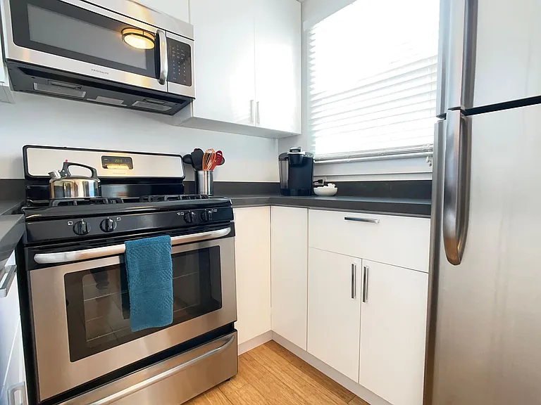 683 Live Oak Ave — Photo 9
