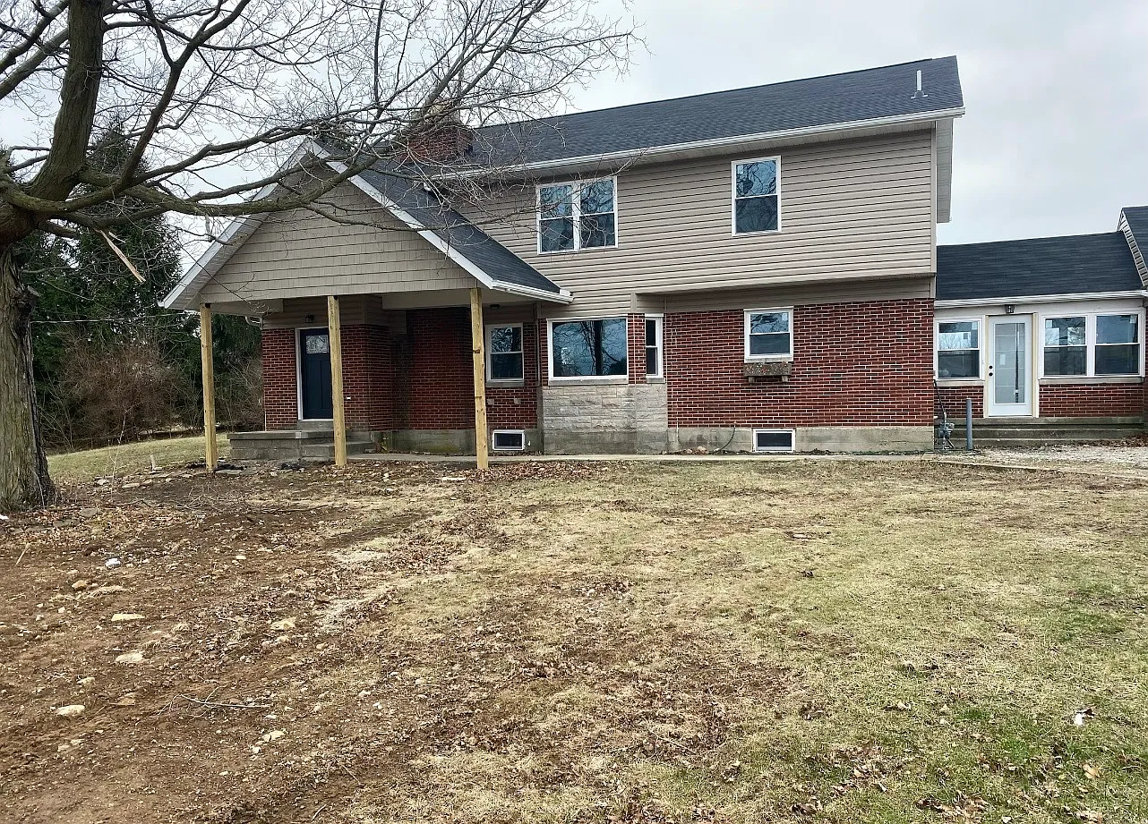 4 bed, 3.5 bath, 3176 sqft, $3,000 — Photo 1