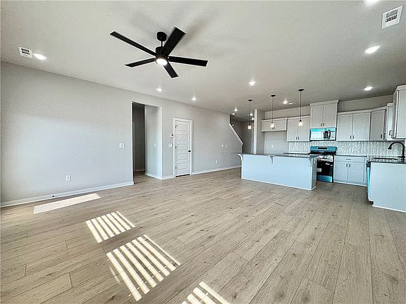 4th image of 4803 SW Wakanda St