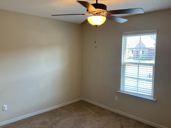 3rd image of 9304 Chastain Pl
