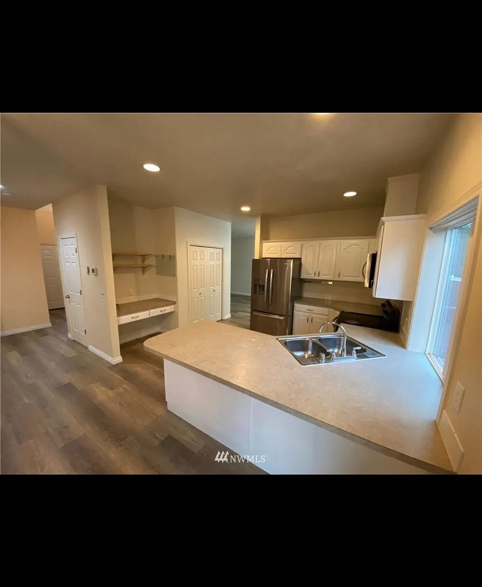 7209 33rd Ave NE — Photo 2