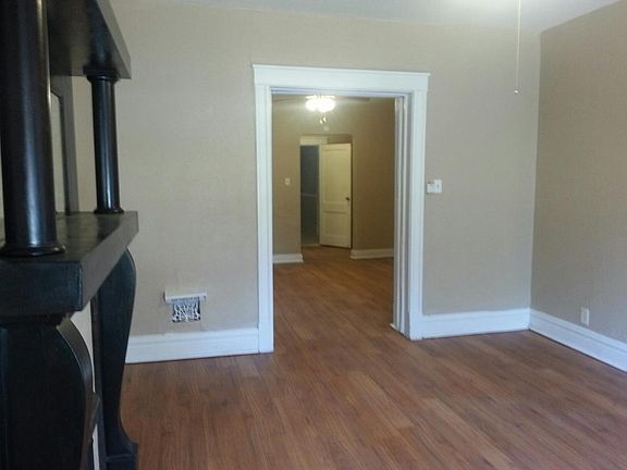 5th image of 3547 Giles Ave #1