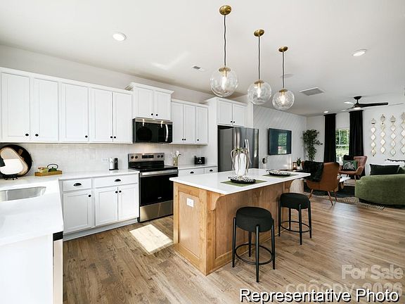 4th image of 11742 Avocet St #58