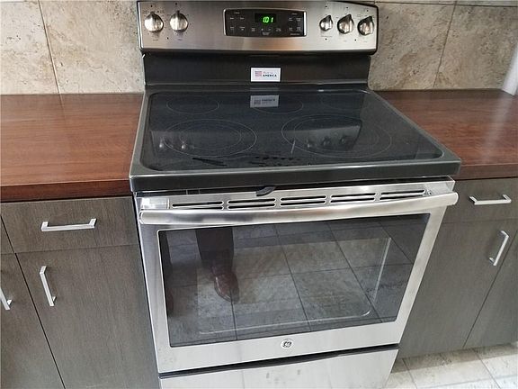 2nd image of 7107 Holly Hill Dr #6