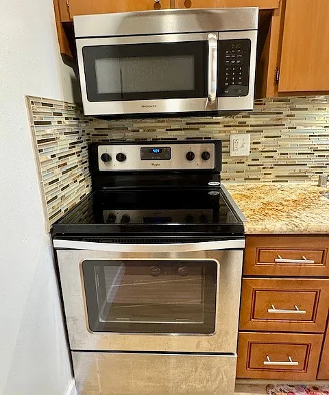 1036 Oak Grove Rd #82-1 — Photo 2