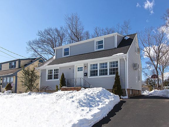 3rd image of 104 Farmingdale Ave