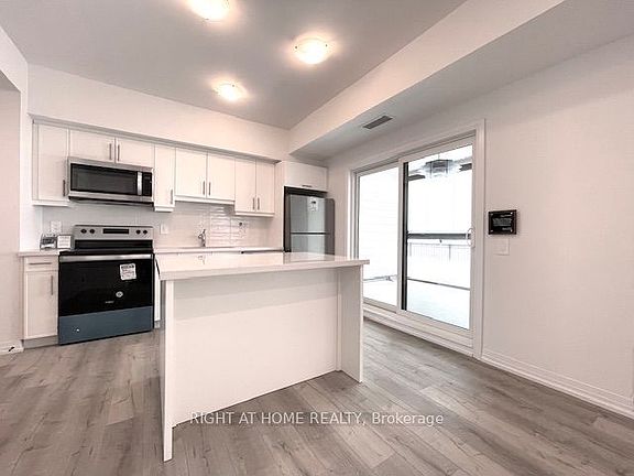 5th image of 15 Kneeshaw Dr #102