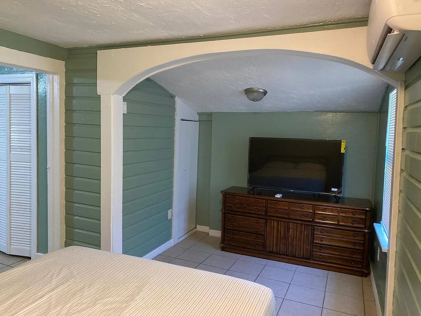 1 bed, 300 sqft, $2,000 — Photo 2