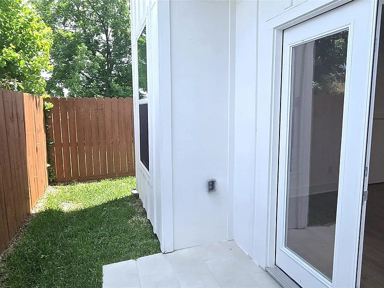 1475 Ferguson Way #A — Photo 19