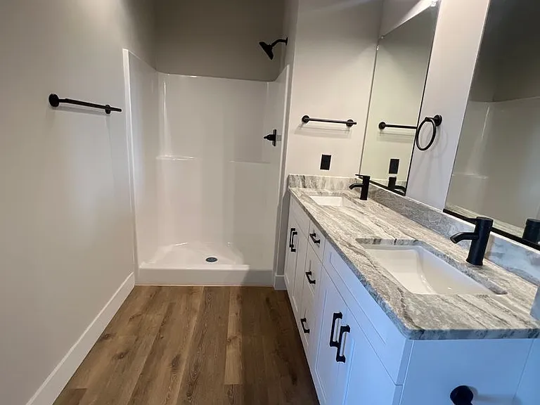 119 E Princess Anne Rd — Photo 35